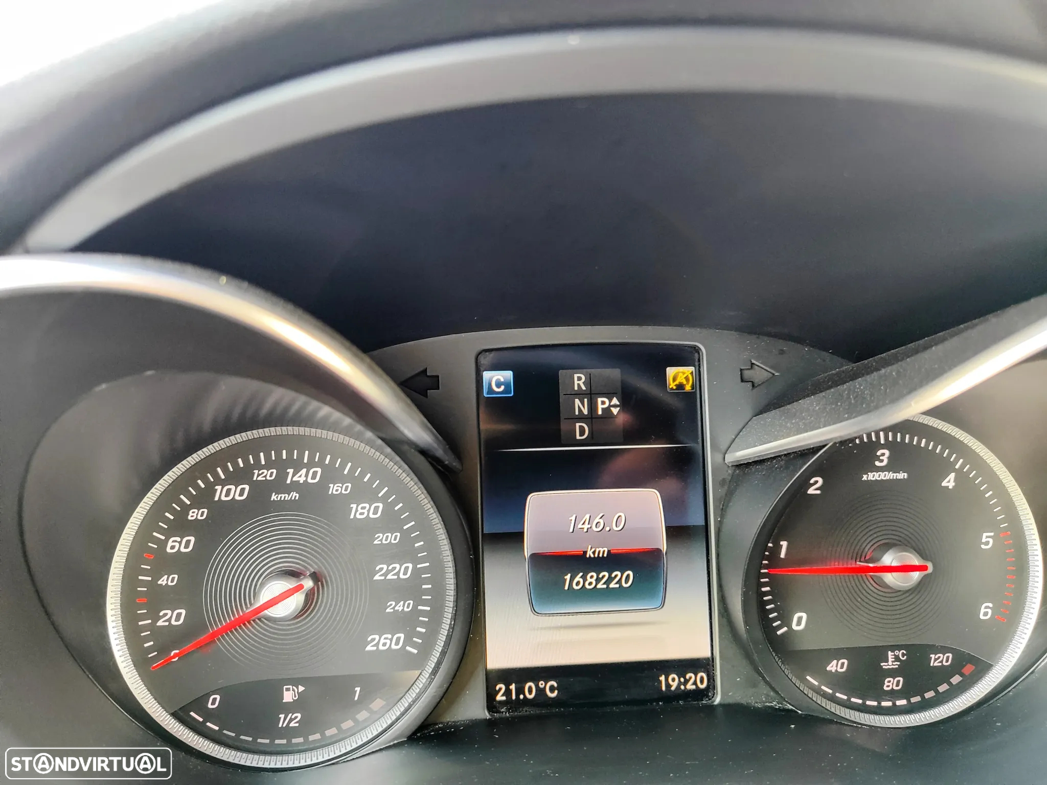 Mercedes-Benz C 220 d Coupe 4Matic 9G-TRONIC - 24