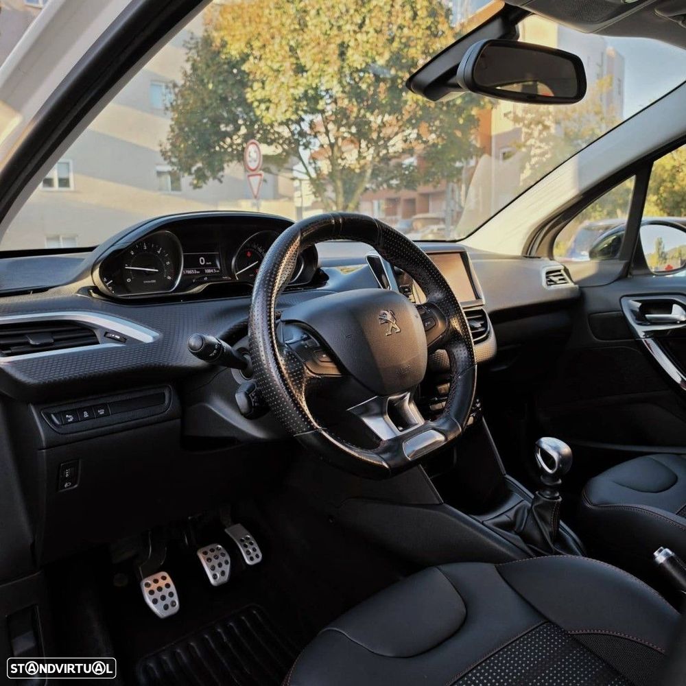 Peugeot 208 1.6 BlueHDi GT Line - 8