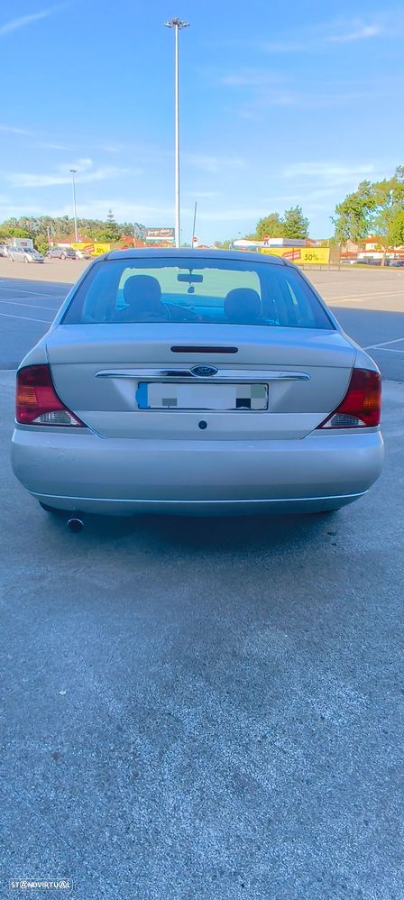 Ford Focus 1.6 Ghia - 15