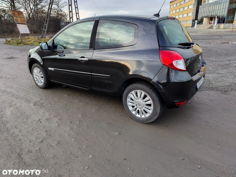 Renault Clio 1.2 16V 75 TomTom Edition - 3