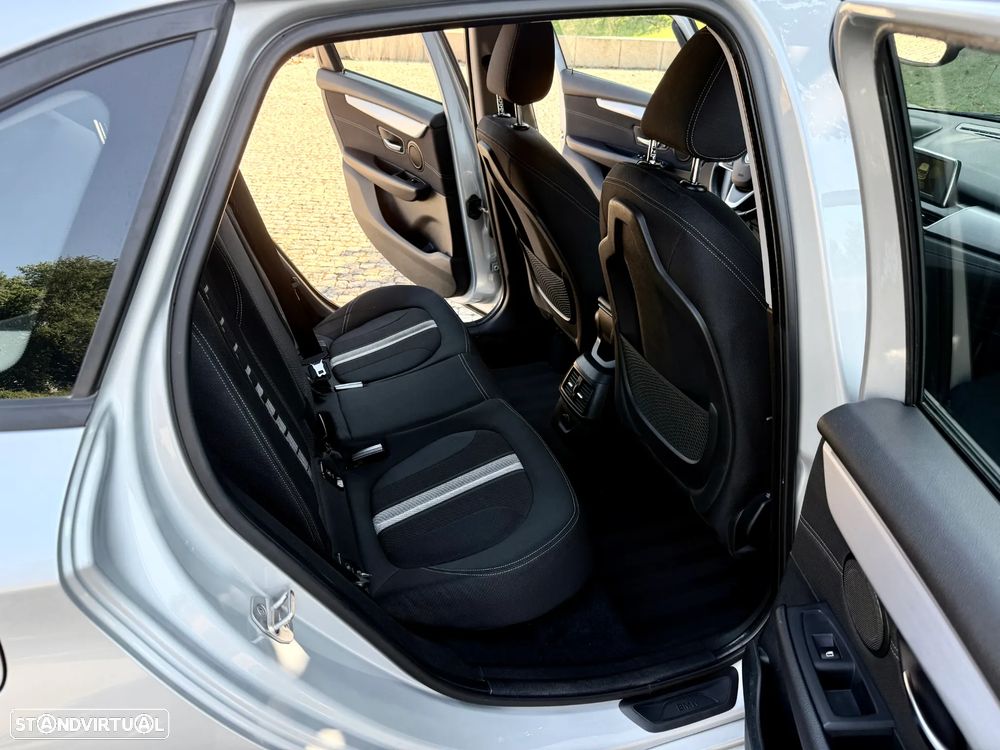 BMW 218 Active Tourer d Line Sport - 26