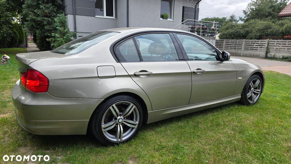 BMW Seria 3 318d - 17
