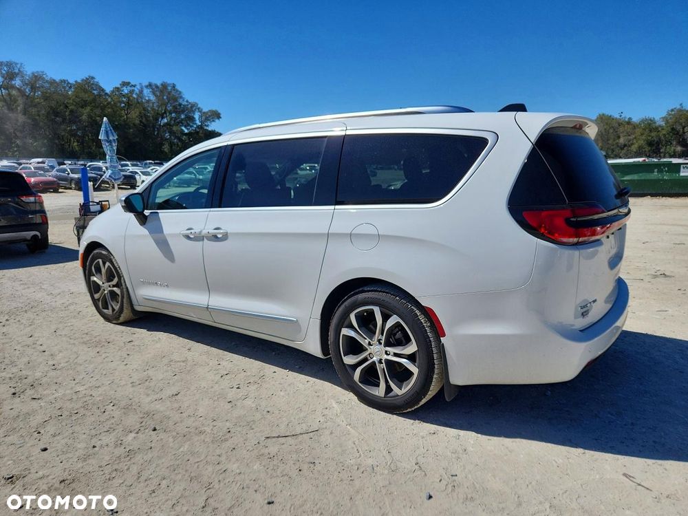 Chrysler Pacifica - 3