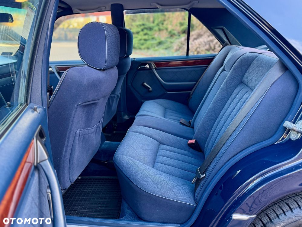 Mercedes-Benz W124 (1984-1993) - 14