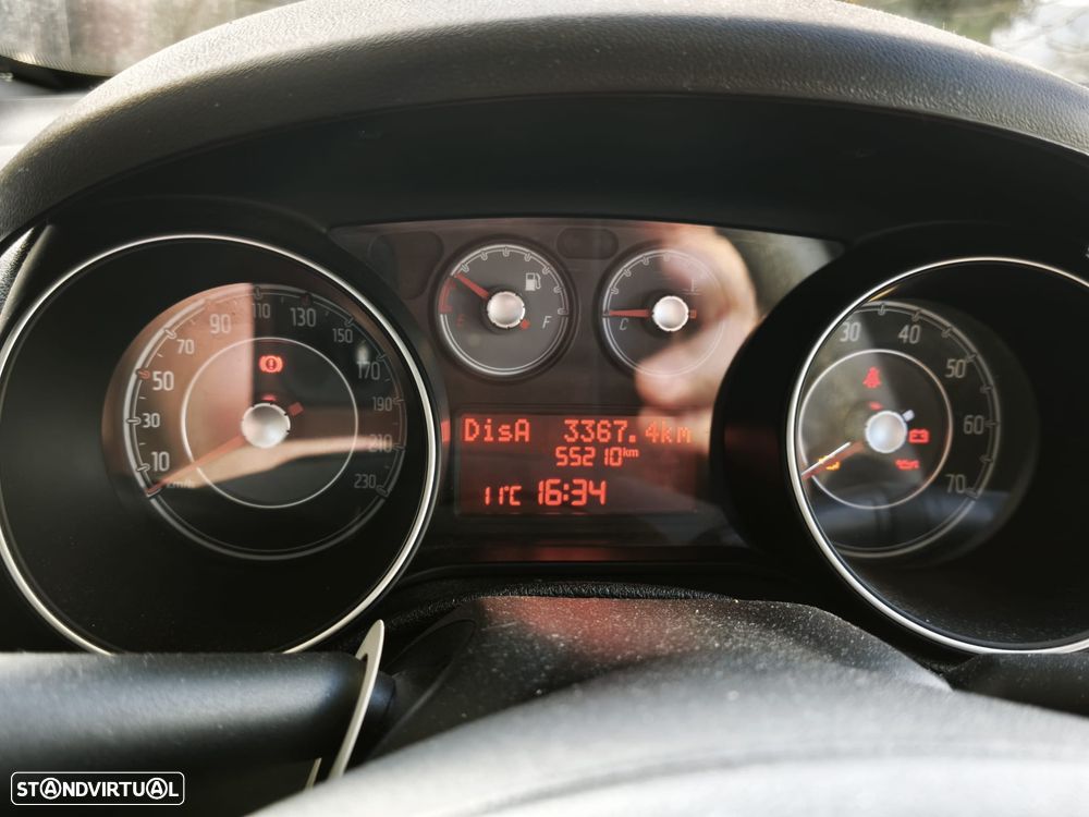 Fiat Punto 1.2 Lounge S&S - 8