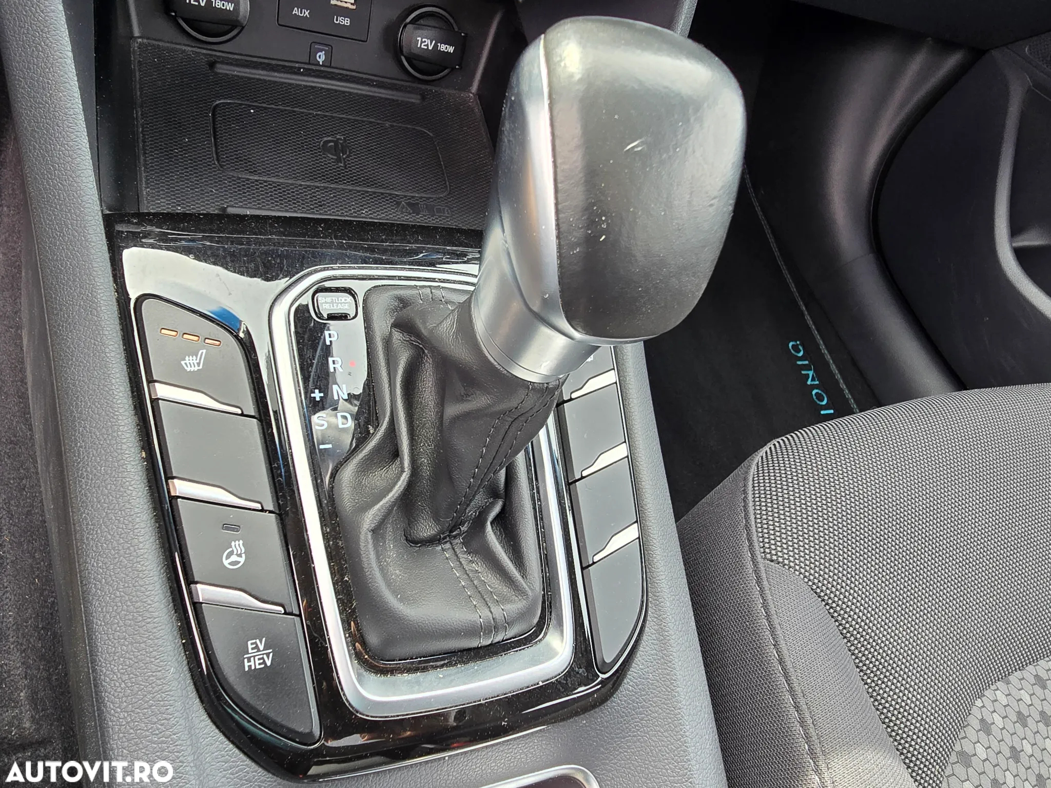 Hyundai IONIQ Plug-in-Hybrid 1.6 GDI Style - 12