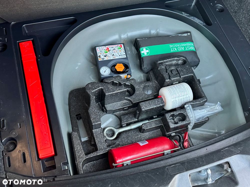 Volvo V40 D2 Momentum - 28