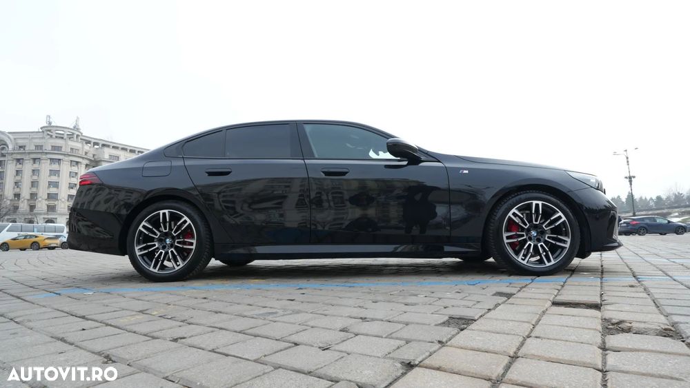 BMW Seria 5 520i AT MHEV - 4