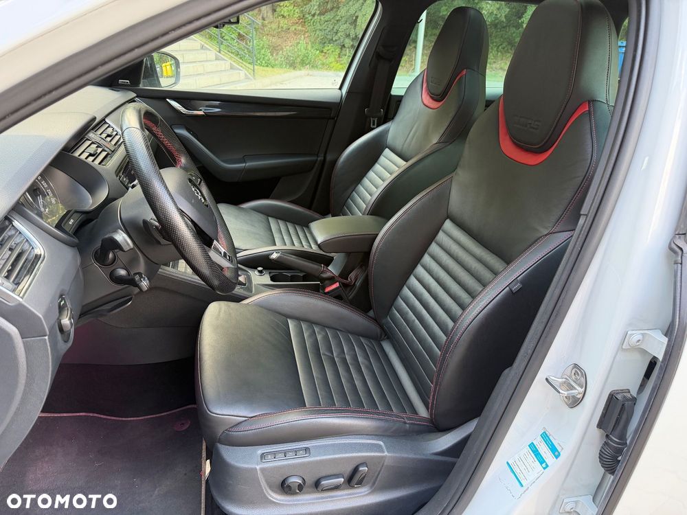 Skoda Octavia 2.0 TDI DSG RS - 20