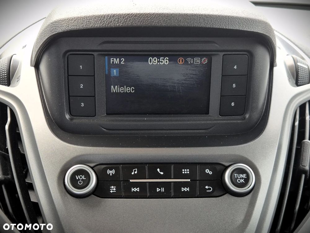 Ford Transit Courier - 20