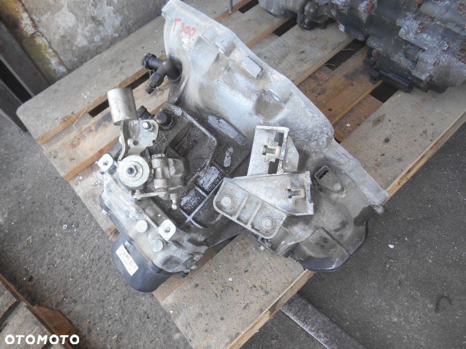 Skrzynia biegów Chevrolet AVEO T300 1,4 benzyna 74kW 101KM 2012r manual 8X A14XER - 2