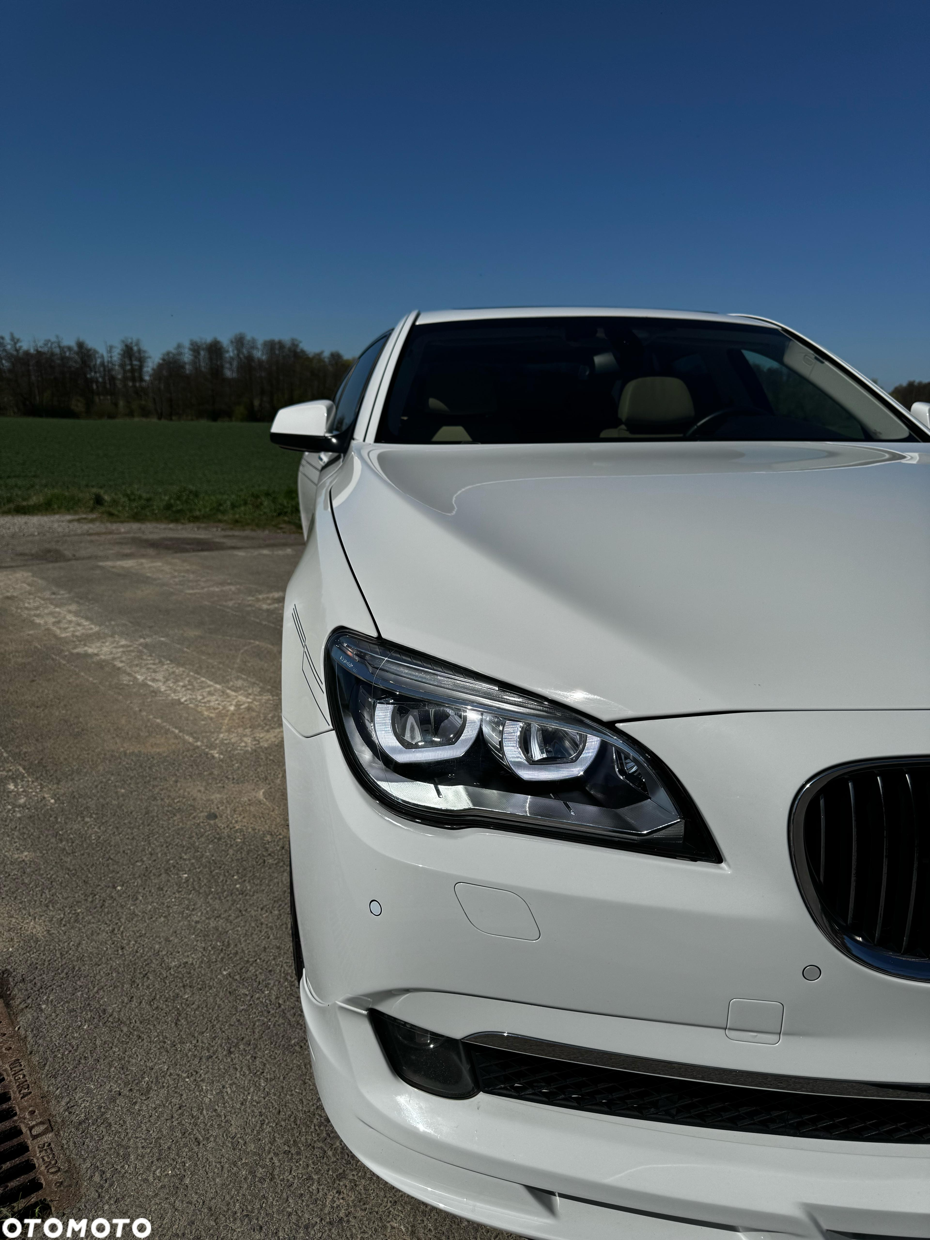 BMW Seria 7 740i - 35
