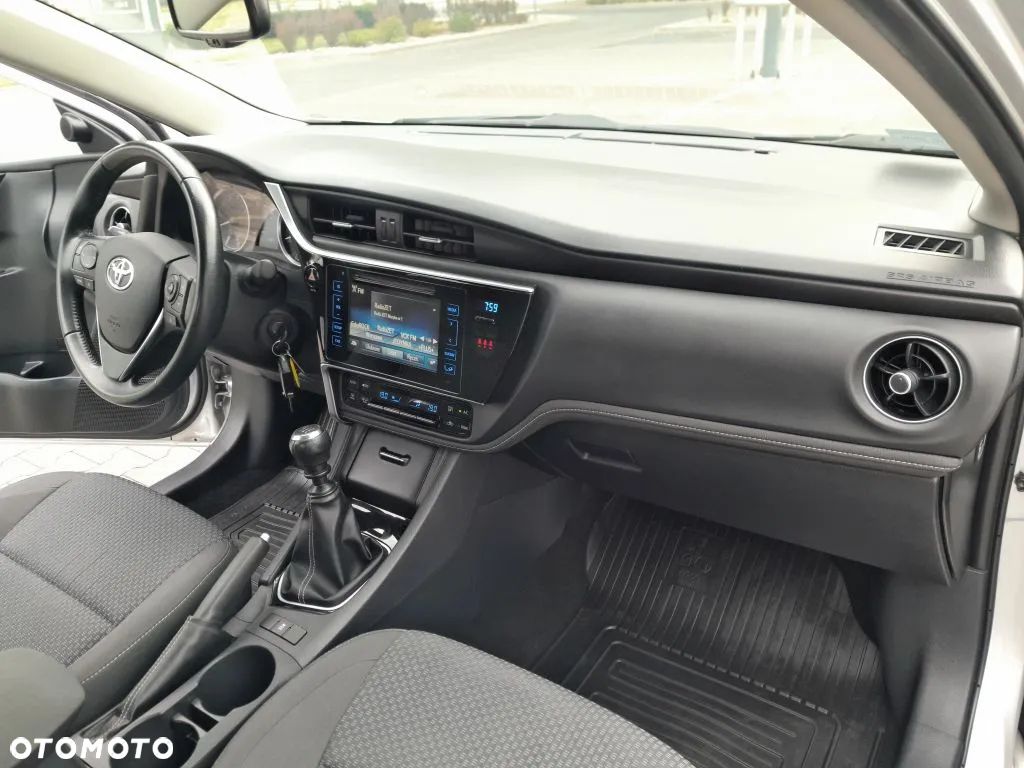 Toyota Corolla 1.6 Comfort - 9