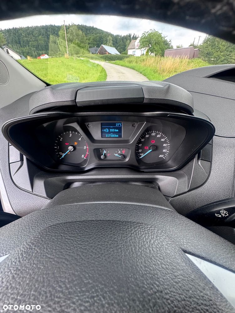 Ford Tourneo Custom - 12