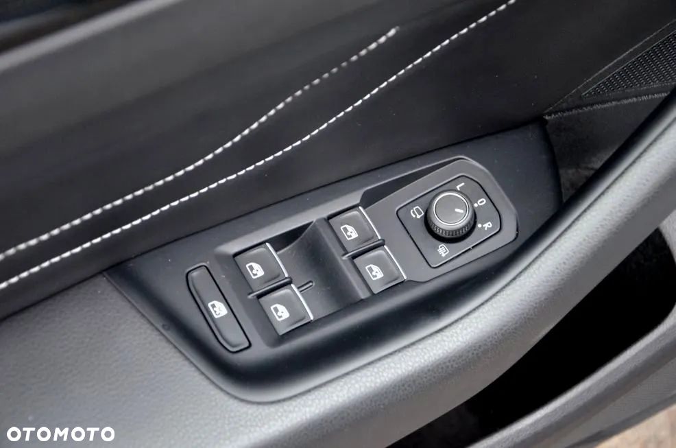 Volkswagen Arteon 2.0 TSI 4Motion R DSG - 25