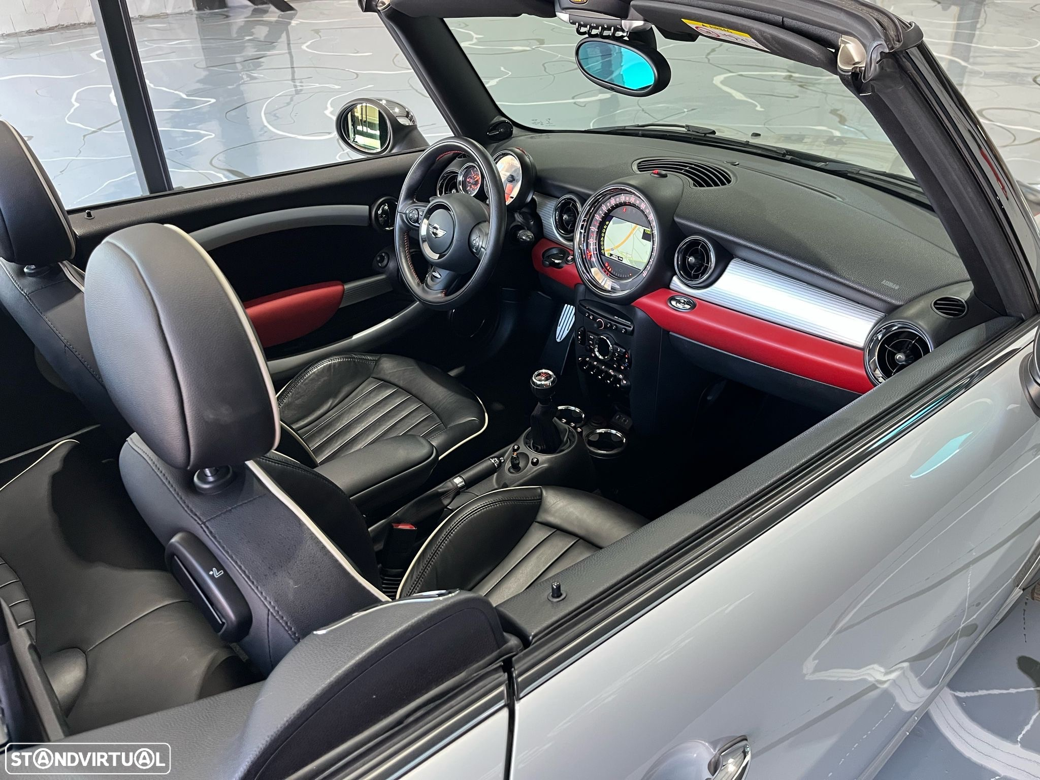 MINI Cabrio John Cooper Works - 14