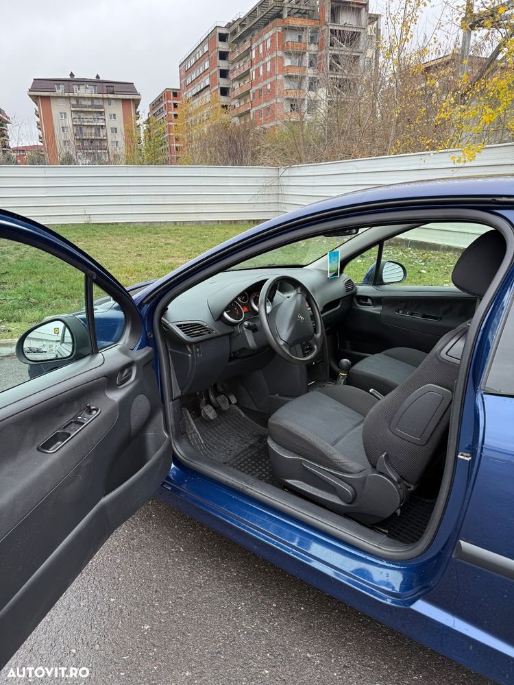 Peugeot 207 - 14