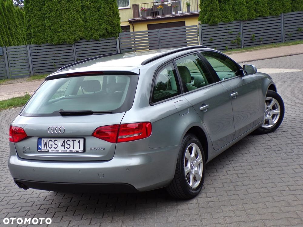 Audi A4 Avant 2.0 TDI DPF Ambiente - 12