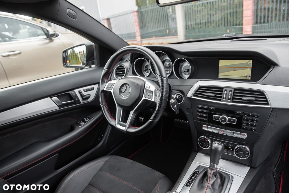 Mercedes-Benz Klasa C 200 7G-TRONIC Edition - 30
