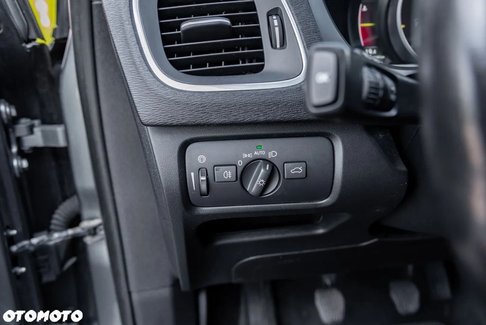 Volvo V40 Cross Country D2 Summum - 31
