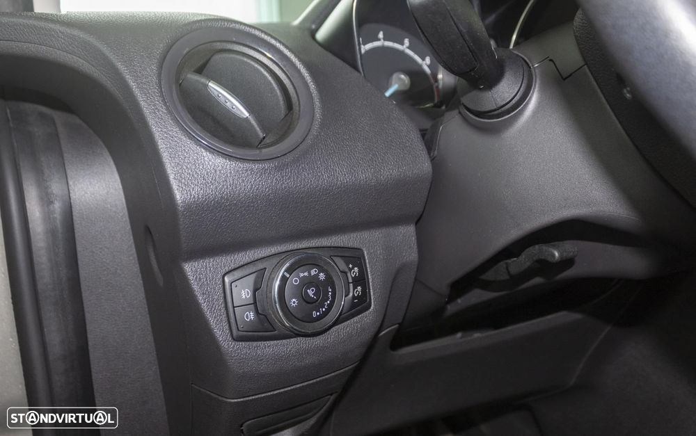 Ford Tourneo Courier 1.0 EcoBoost Titanium - 15