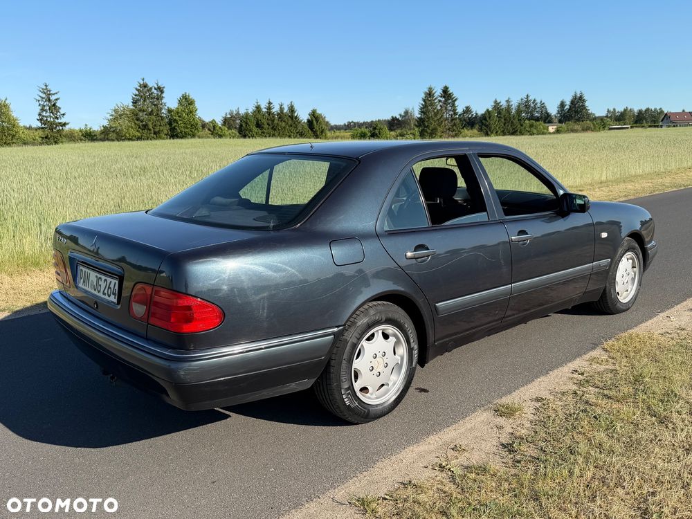 Mercedes-Benz Klasa E - 5