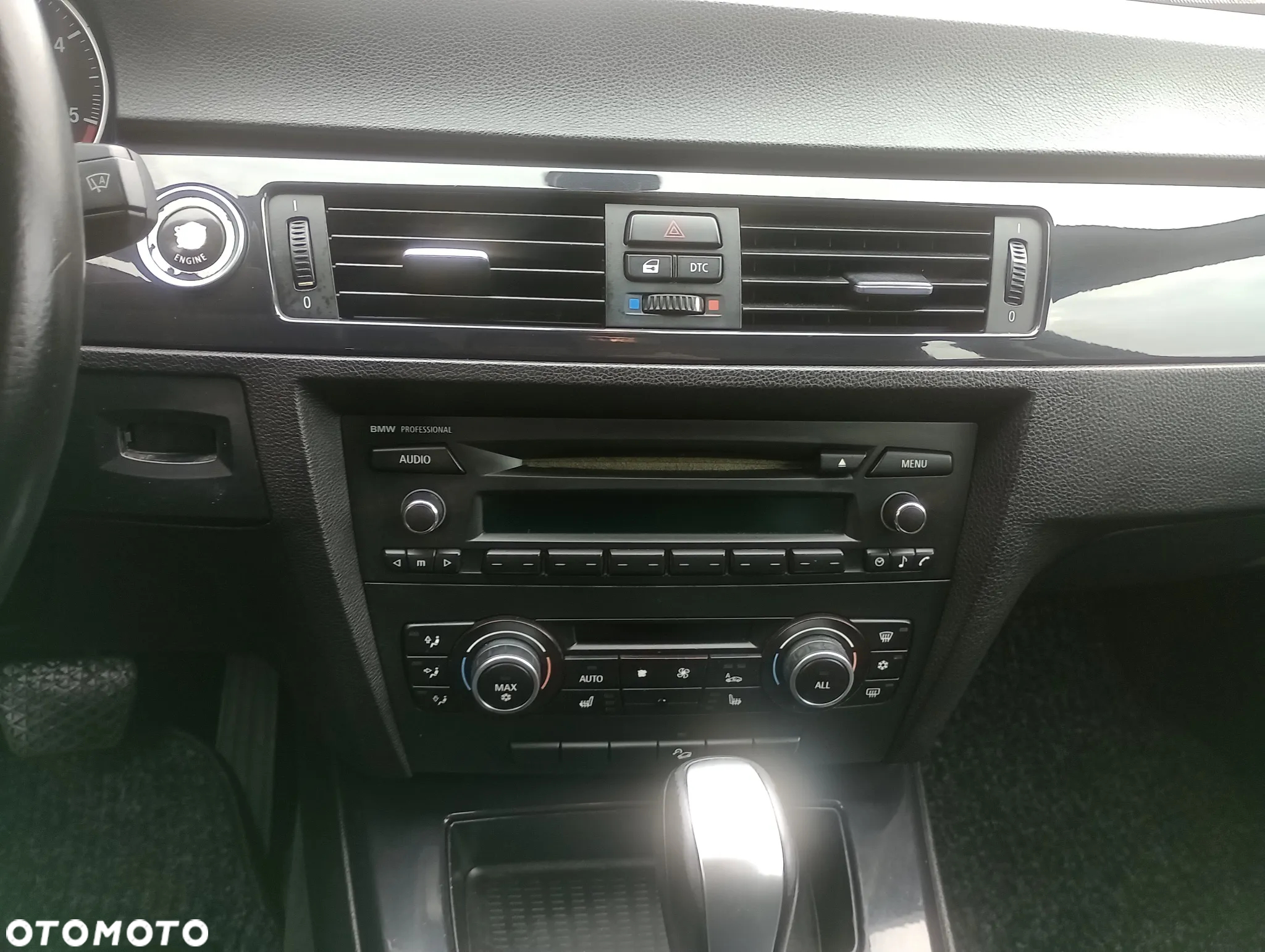 BMW Seria 3 320d xDrive DPF Touring - 32