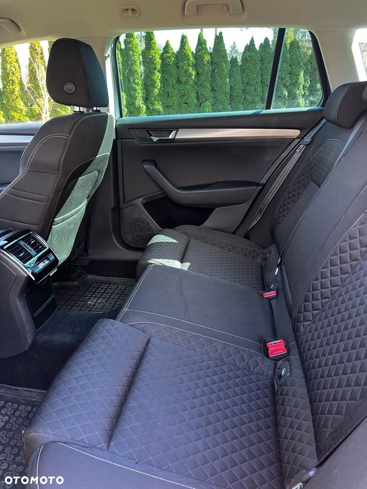 Skoda Superb 2.0 TDI DSG Ambition - 16