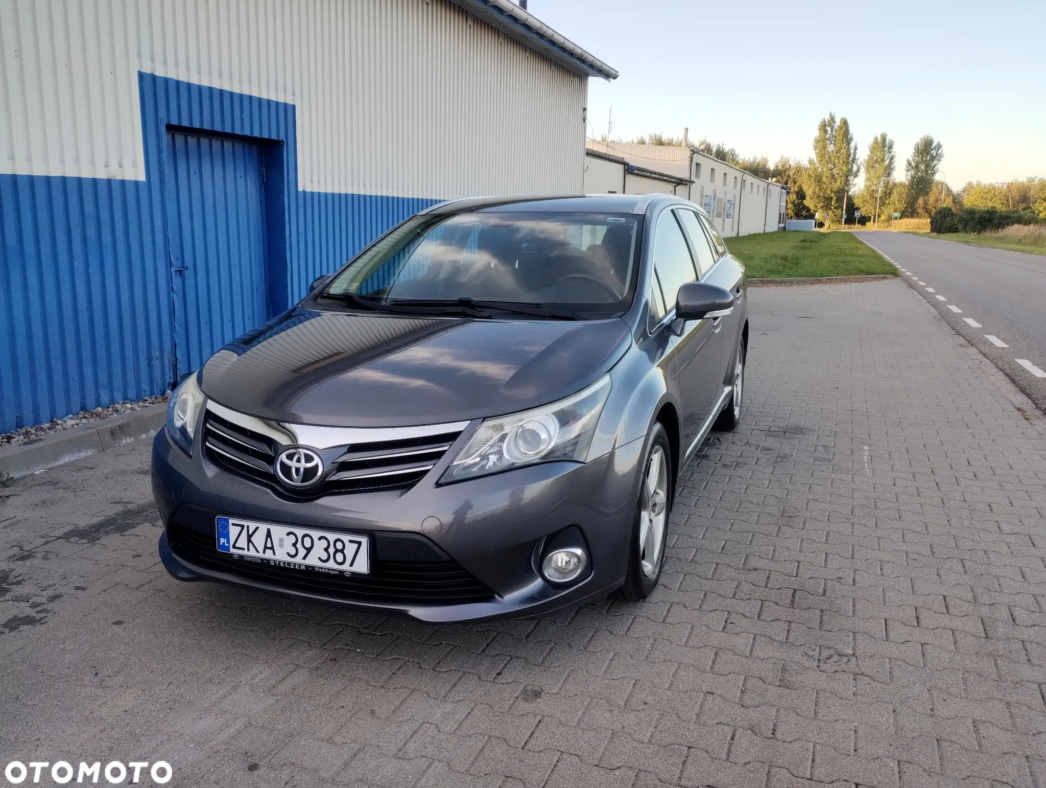 Toyota Avensis 1.8 Premium - 18