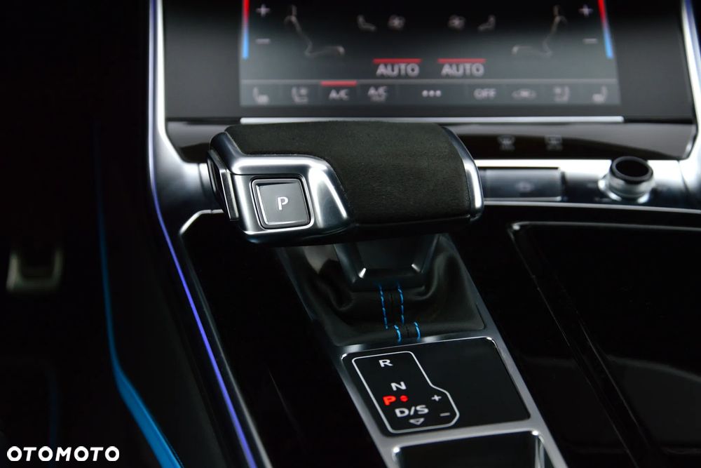 Audi RS6 Avant TFSI mHEV Quattro Performance Tiptronic - 25