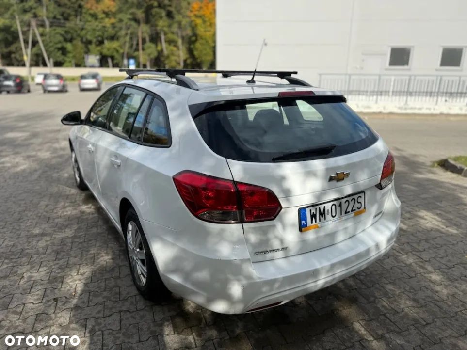 Chevrolet Cruze Station Wagon 1.6 LS - 5