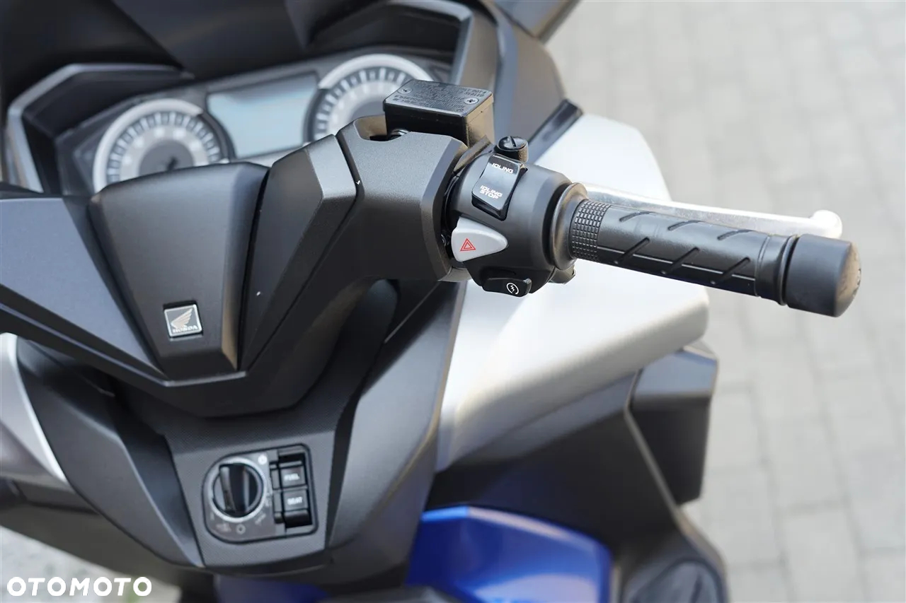 Honda NSS - 16