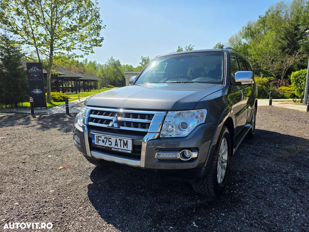 Mitsubishi Pajero - 1