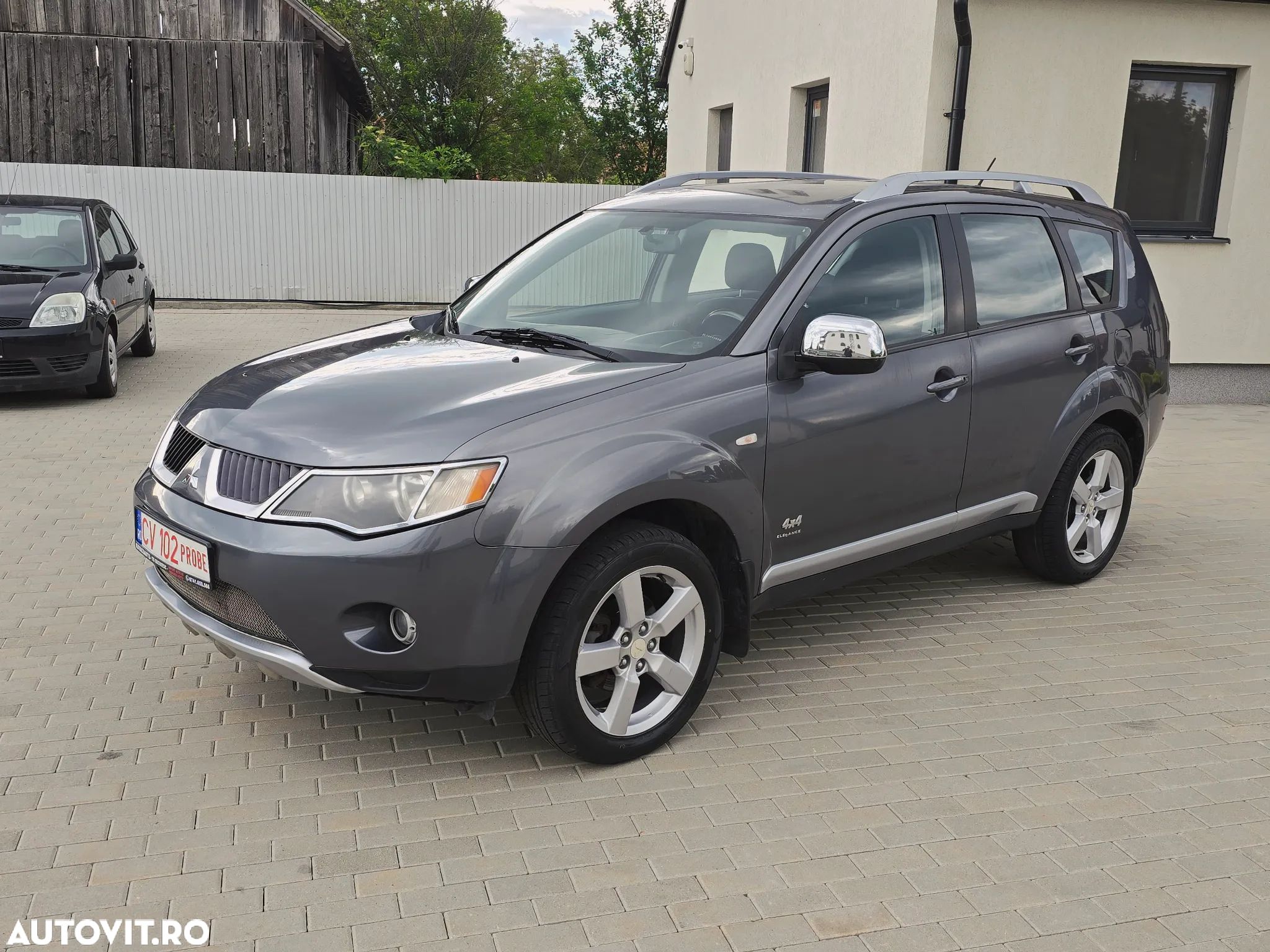 Mitsubishi Outlander 2.0 DI-D 4WD Invite - 1