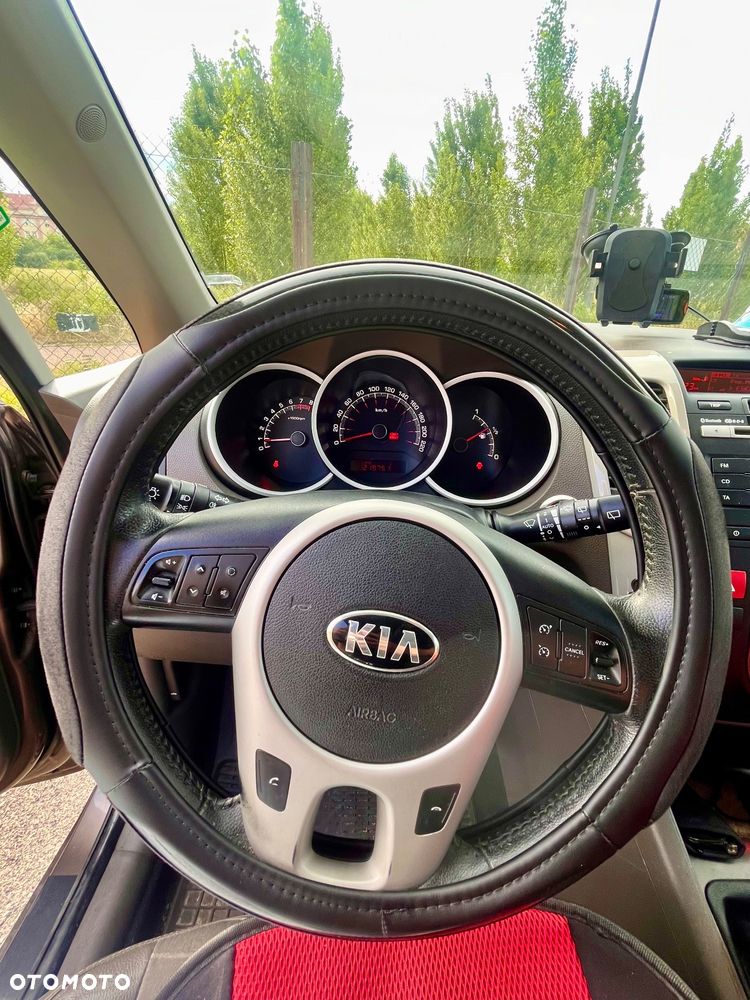 Kia Venga 1.6 M - 10
