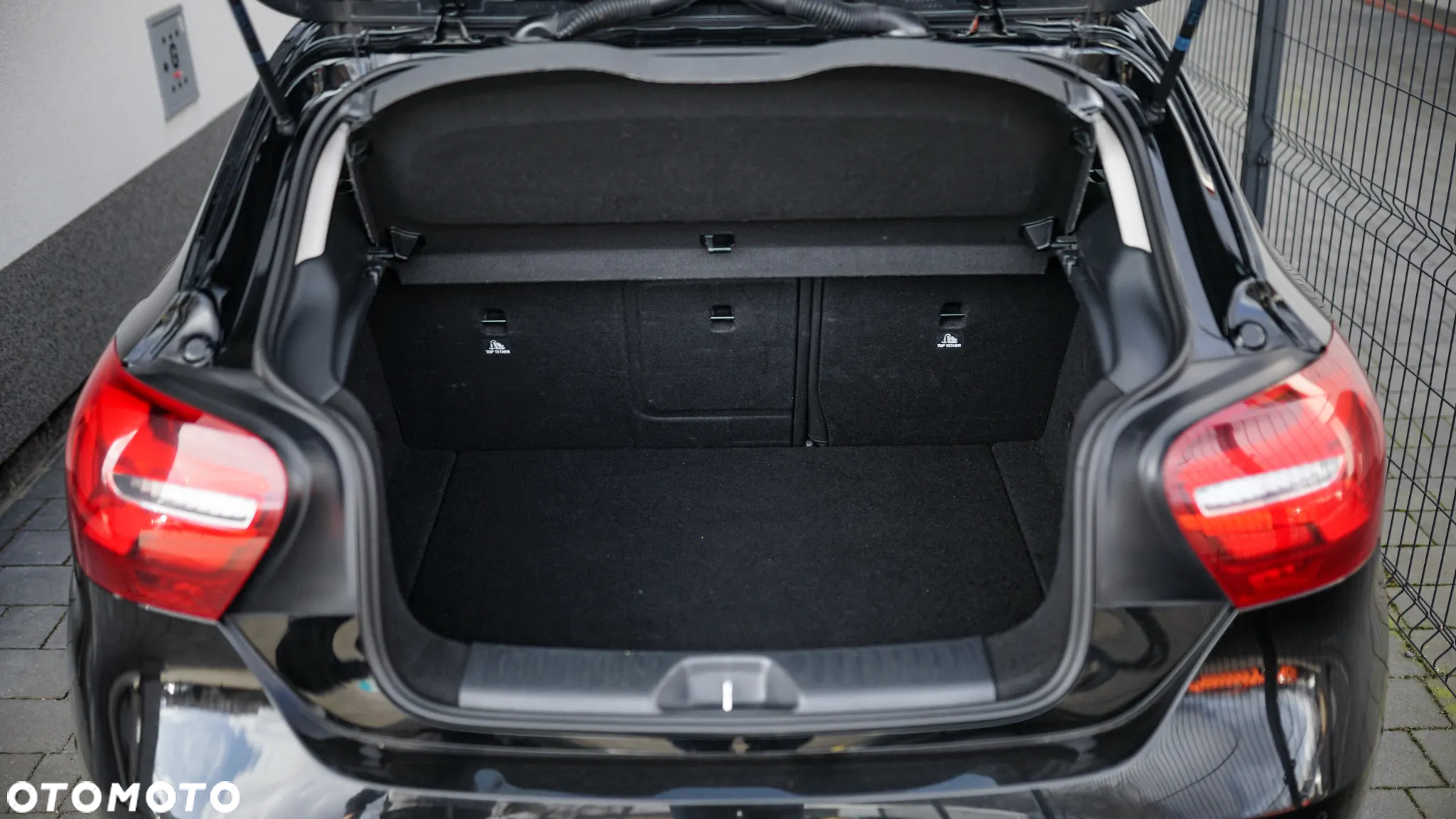 Mercedes-Benz Klasa A 180 7G-DCT Style - 32