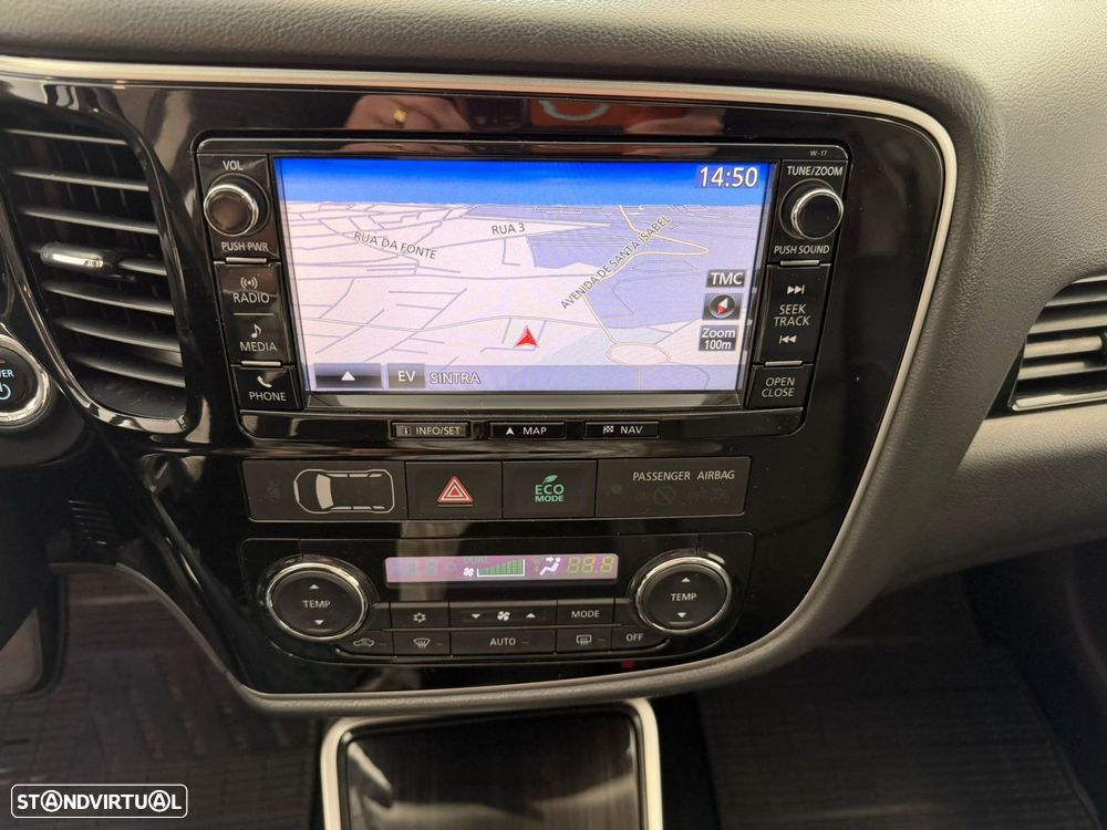 Mitsubishi Outlander 2.0 Instyle Navi - 9