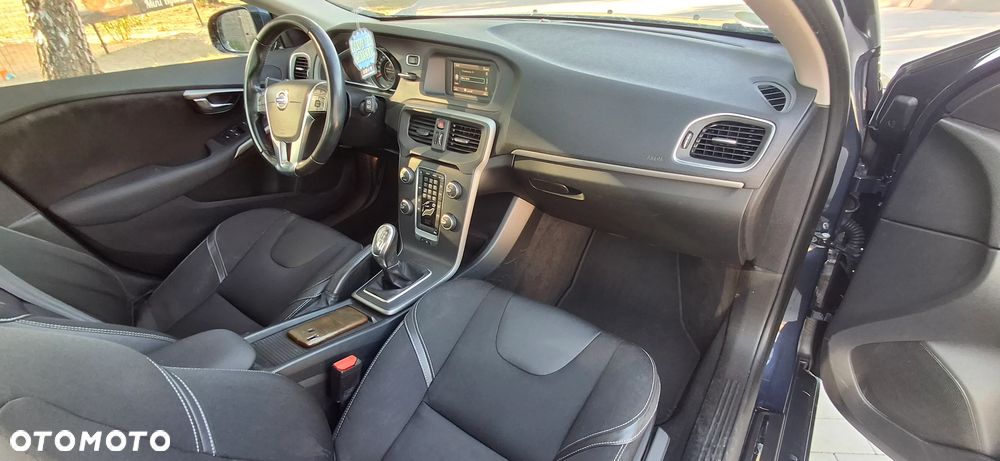 Volvo V40 D2 - 13