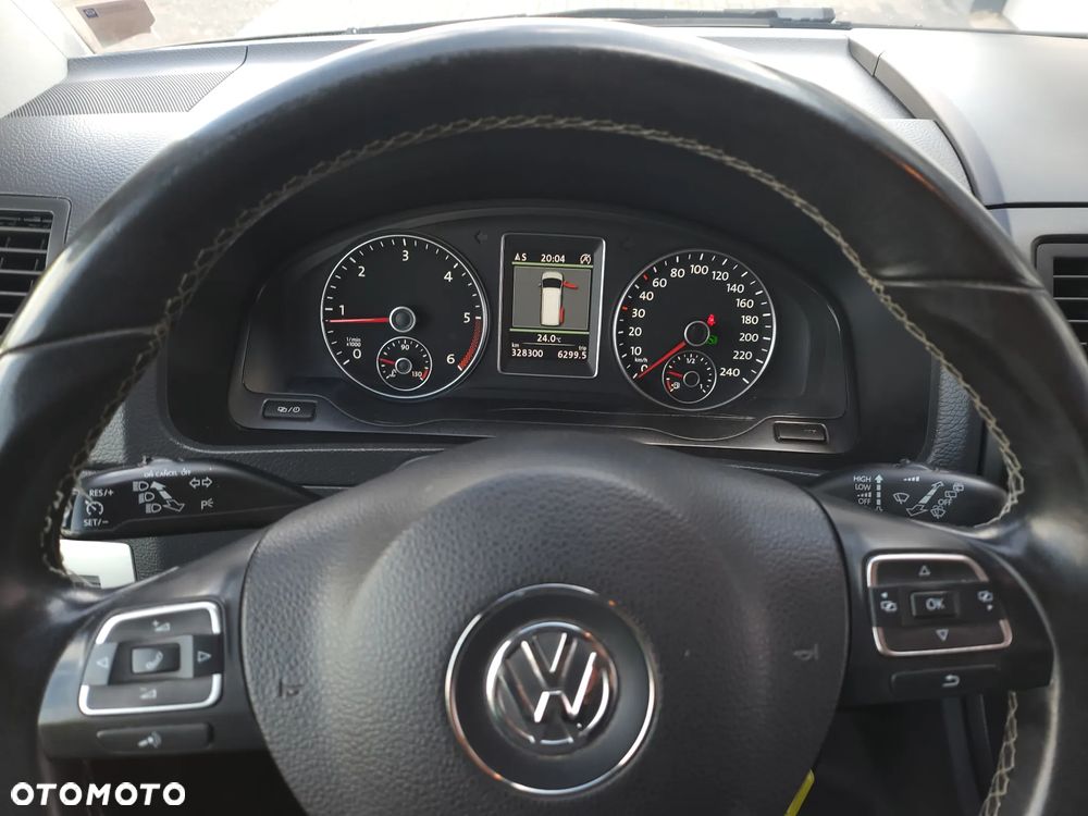 Volkswagen Multivan - 32