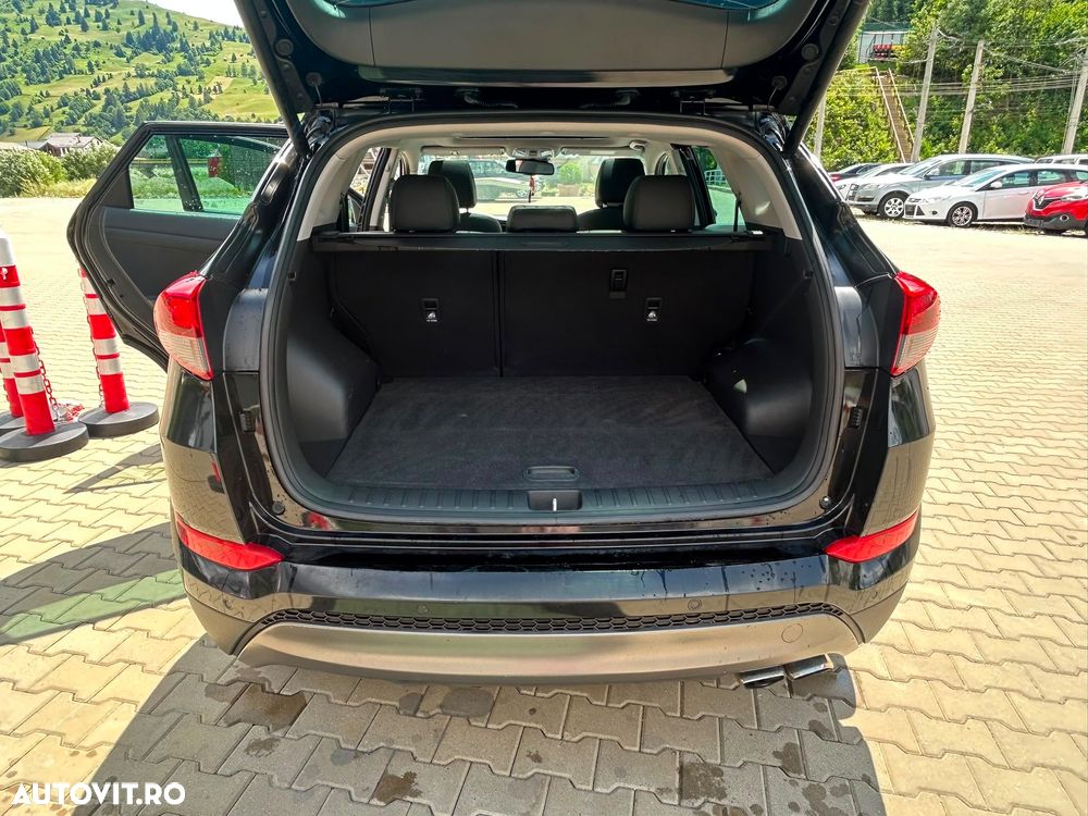 Hyundai Tucson 2.0 CRDI 4WD 6AT Luxury+ - 12