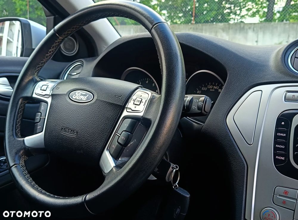 Ford Mondeo 2.0 Ambiente - 25