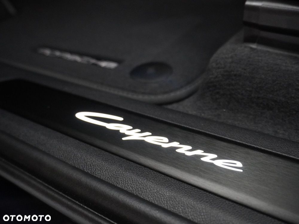 Porsche Cayenne E-Hybrid PHEV Black Edition - 25