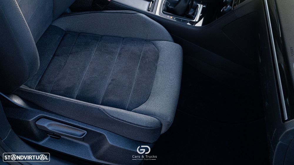 VW Golf Variant 2.0 TDi R-Line - 55