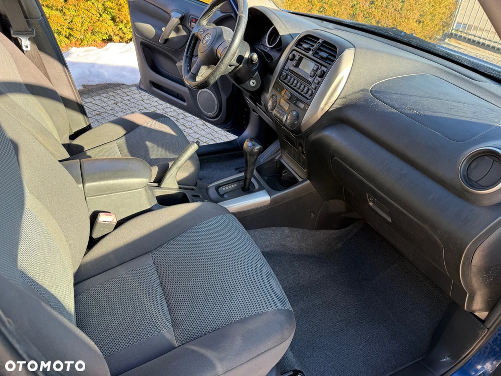 Toyota RAV4 2.0 VVT-i 4x4 - 9