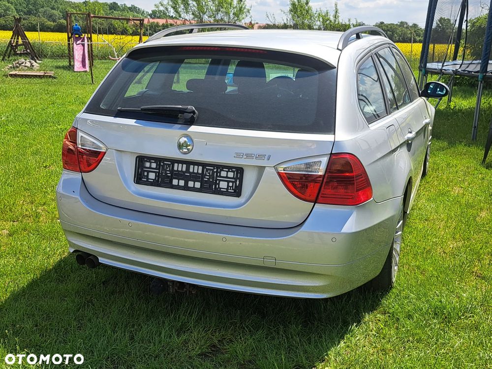 BMW Seria 3 325i - 14