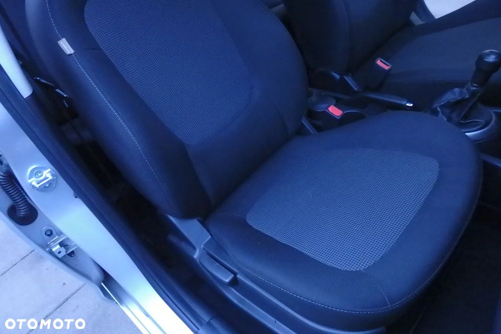 Hyundai i20 - 25