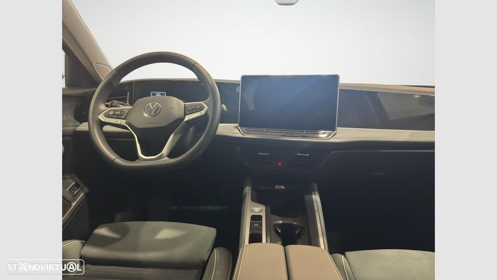 VW Passat Variant 2.0 TDI Business DSG - 12