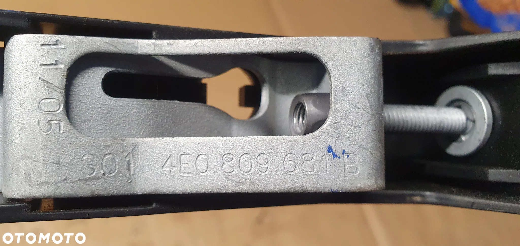 Ślizg zderzaka lewy tył tylny Audi A8 D3 4E0809681B 4E0810915B 4E0809915B - 6