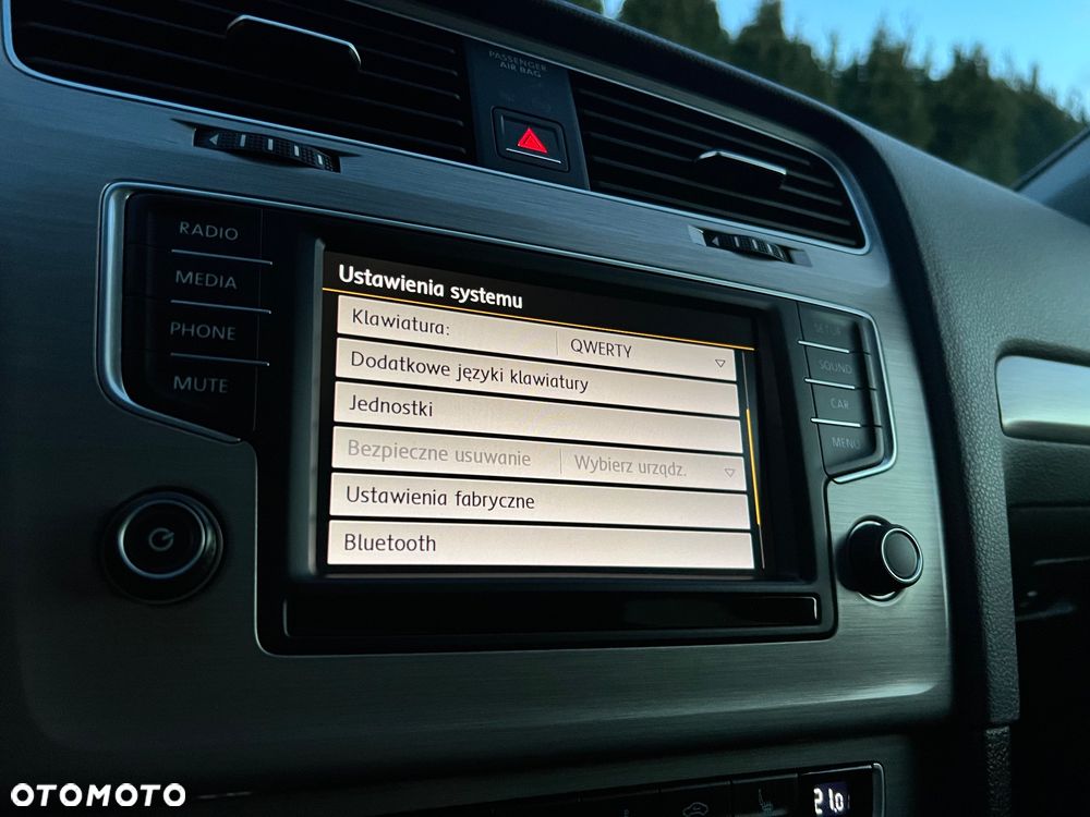 Volkswagen Golf - 26