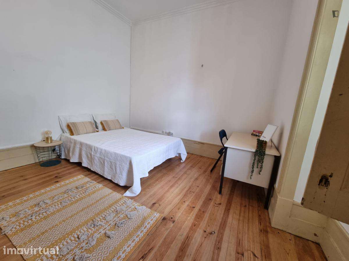 Apartamento com 4 quartos - localizado em Montes Claros Coimbra - Grande imagem: 3/23